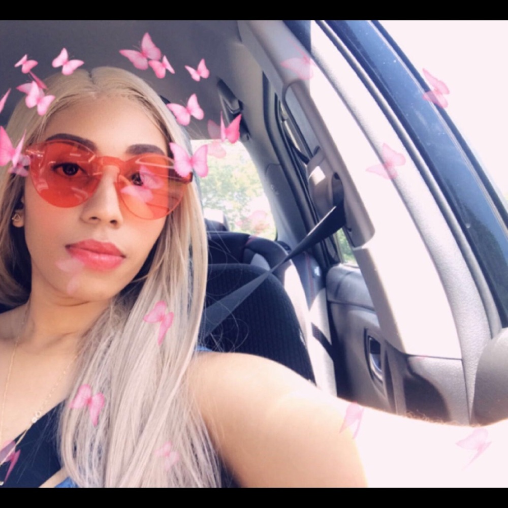 Meet your Posher, Andreina